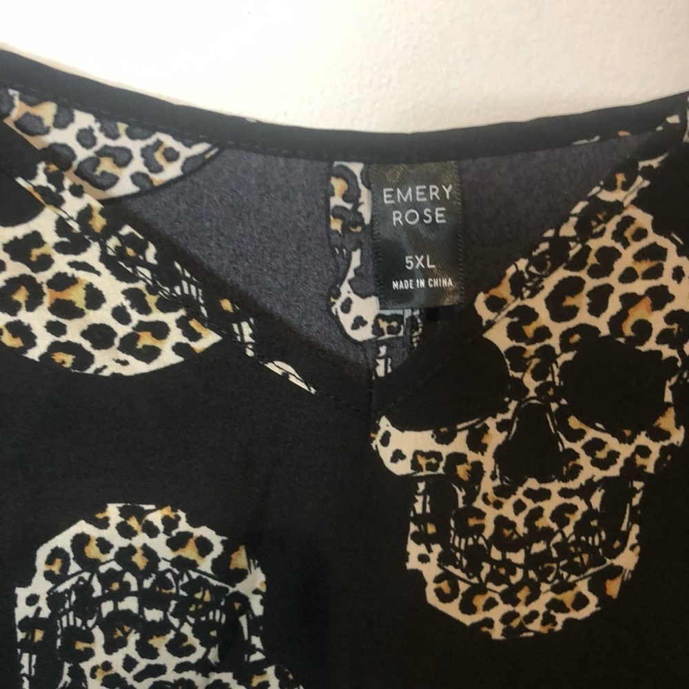 Leopard Skull Print Black Women's Top - Picture 7 of 8